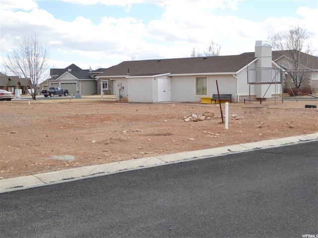 548 Riviera Dr - Photo 1