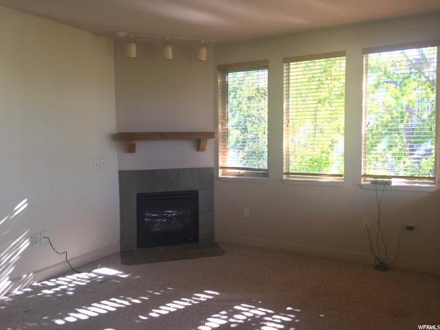 6749 2200 - Photo 1