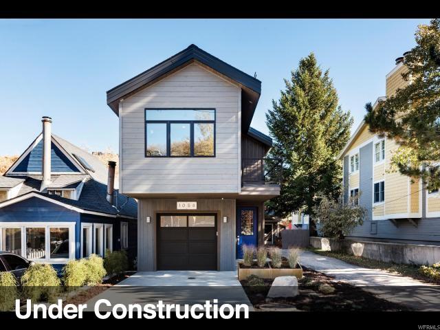 1058 Woodside Ave - Photo 1