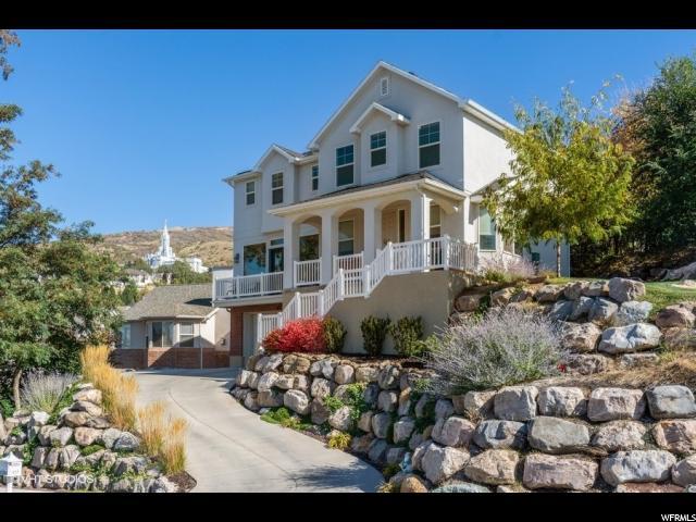 955 Lakeview Dr - Photo 1