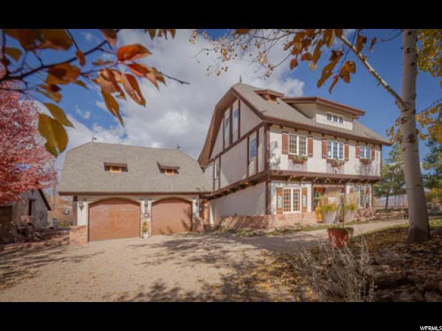 725 Homestead Dr - Photo 1