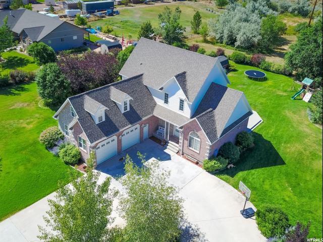 2173 Cottonwood Cir - Photo 1