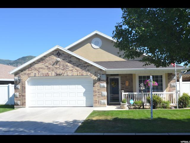 2444 Williamsburg Ave - Photo 1
