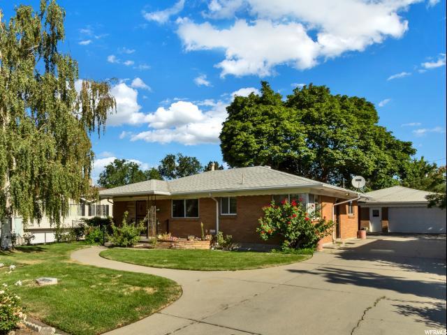 2447 Fisher Ln - Photo 1