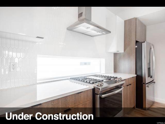 230 1300 - Photo 1