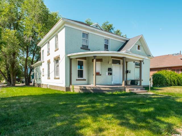685 27TH St - Photo 1