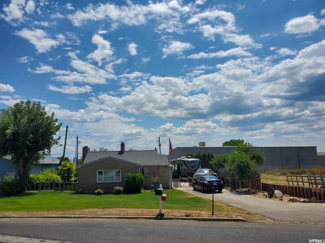 477 Center St - Photo 1