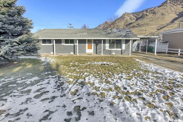 1019 300 St - Photo 1