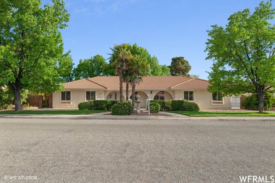 1184 Saint James Ln - Photo 1