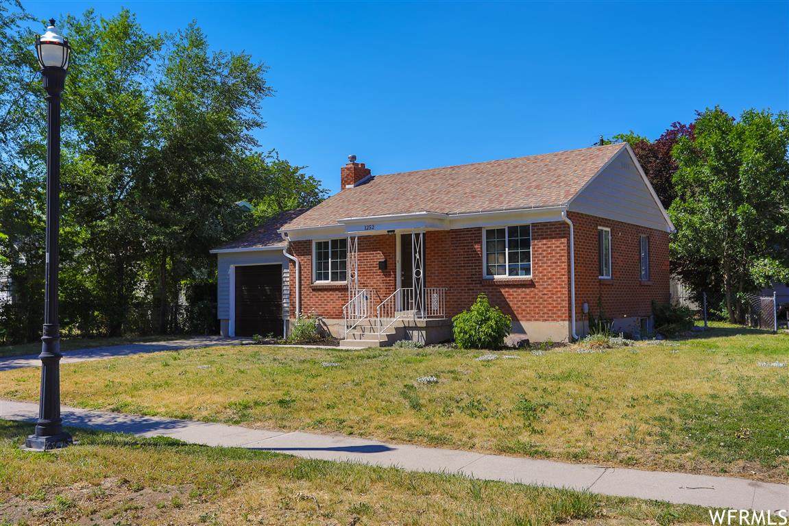 1252 Lafayette Dr - Photo 1
