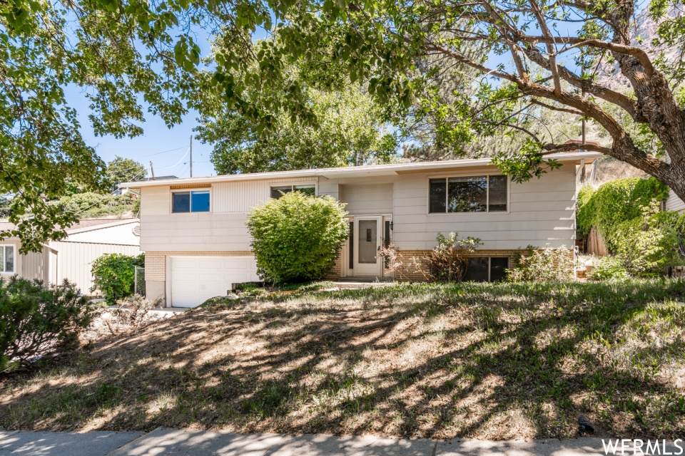 1310 Earl Dr - Photo 1