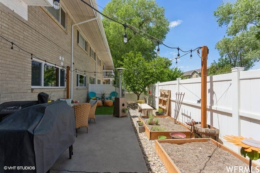 881 Maple View Dr - Photo 1