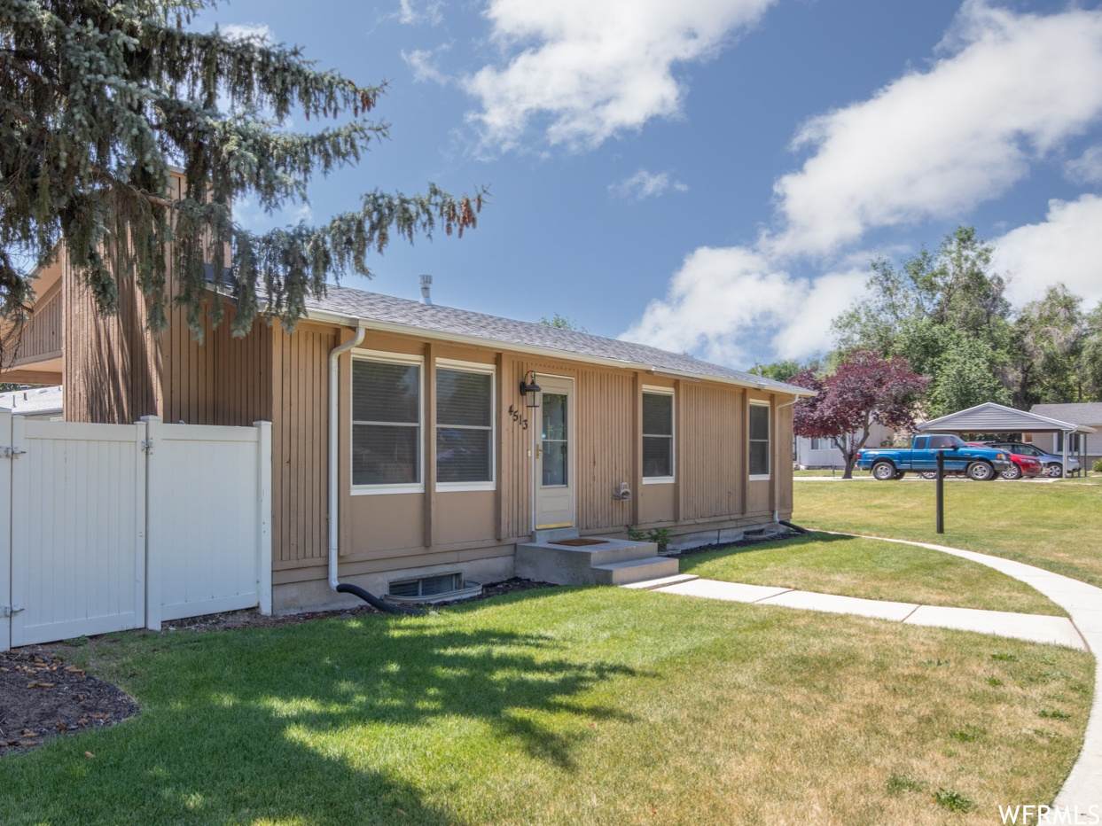 4513 Stonewood Dr - Photo 1