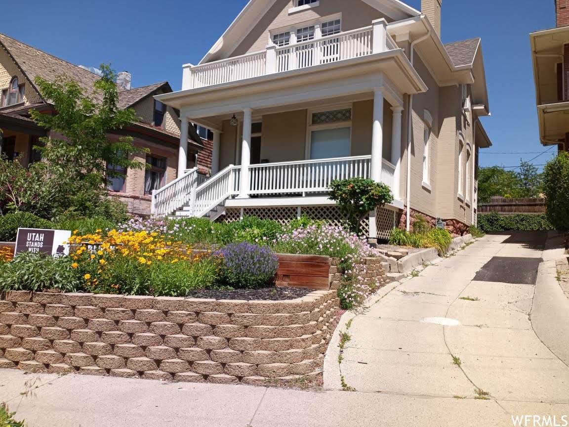 364 Main St - Photo 1