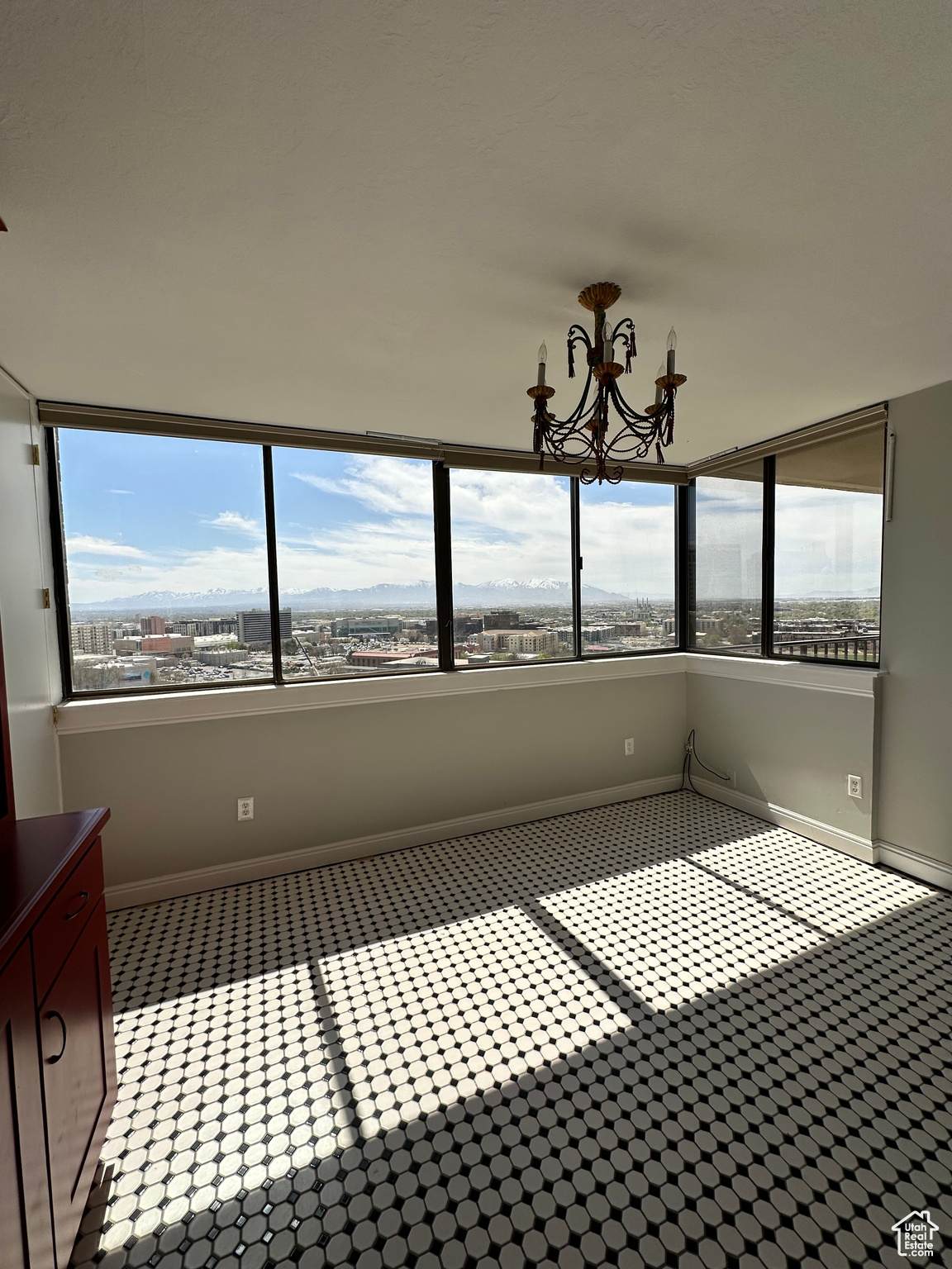 241 Vine St - Photo 1