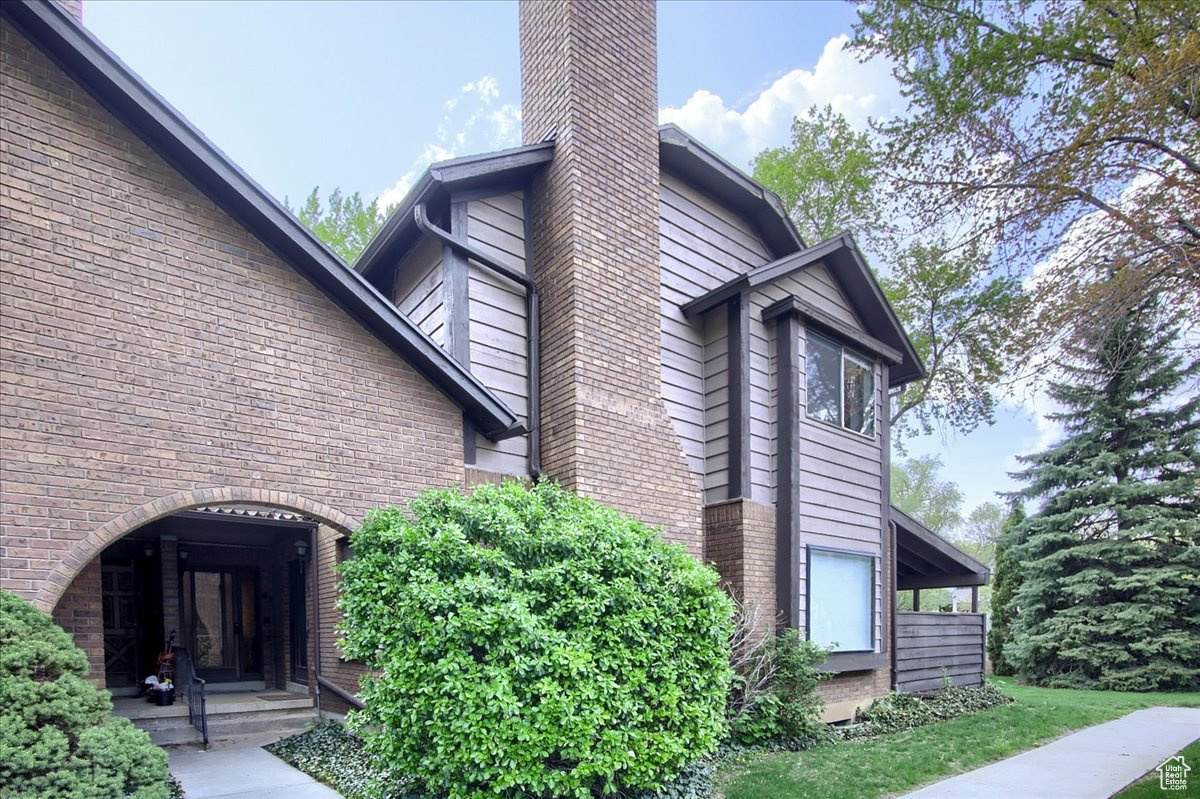 1120 Canyon Rd - Photo 1