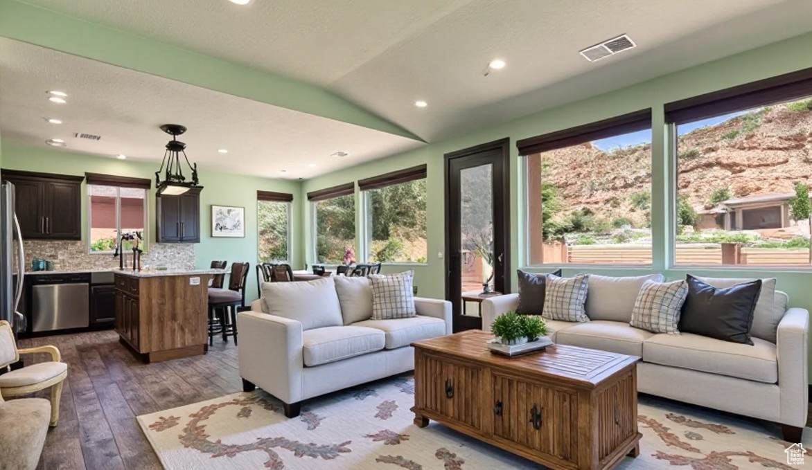 500 Mohawk Dr - Photo 1