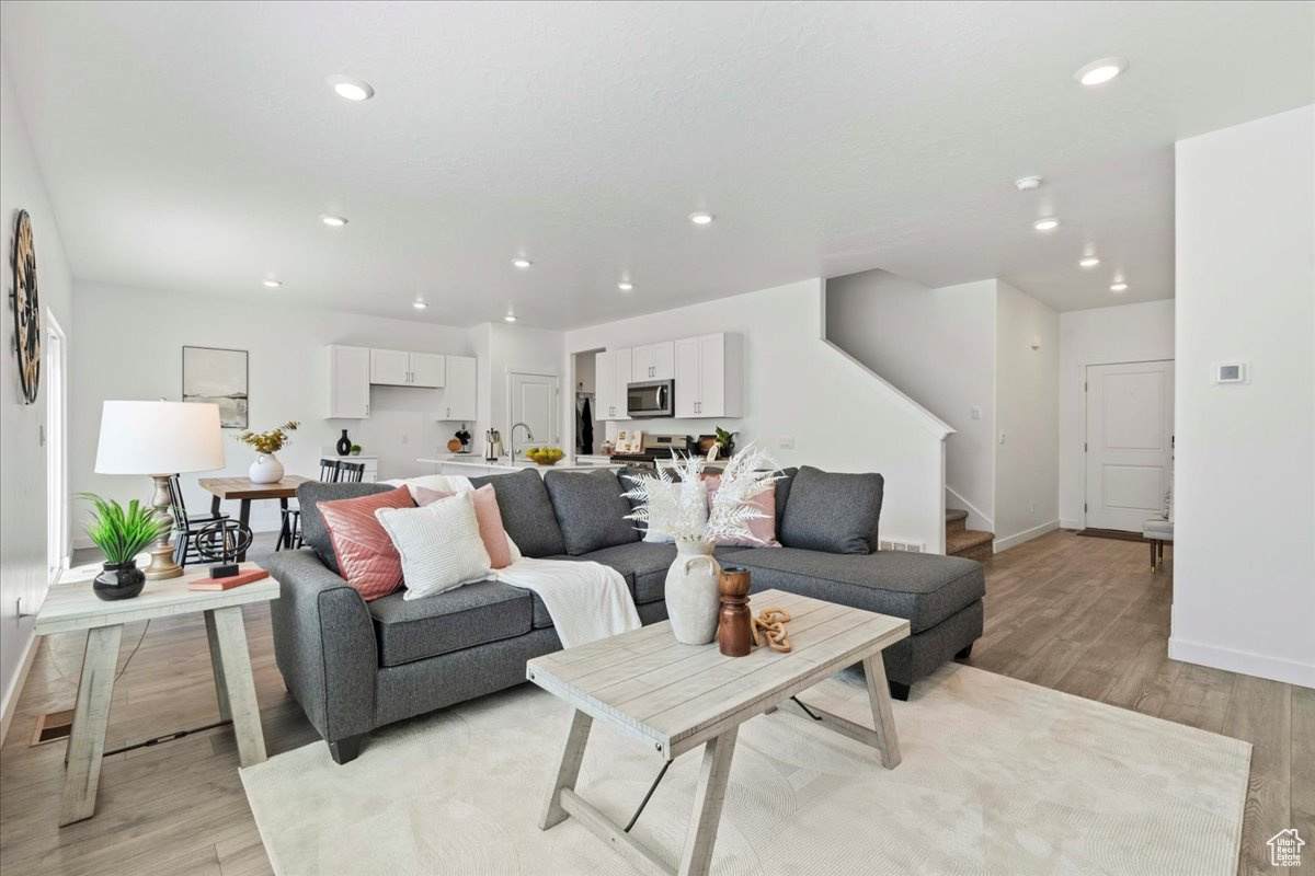 1133 Commodore Ln - Photo 1