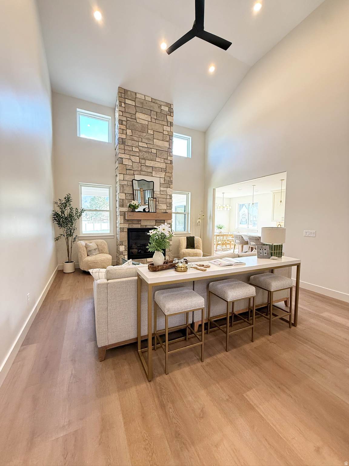 1042 Lester Dr - Photo 1