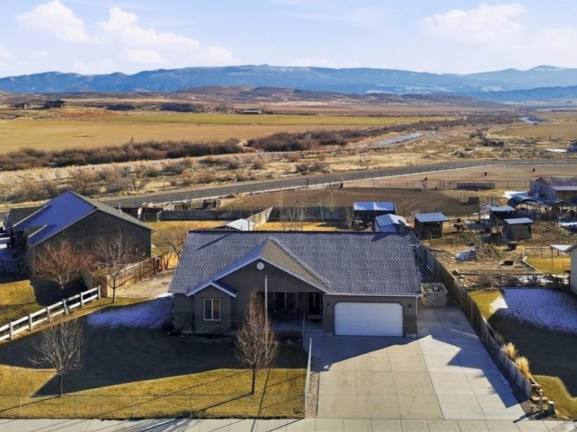 455 Rock Creek Dr - Photo 1
