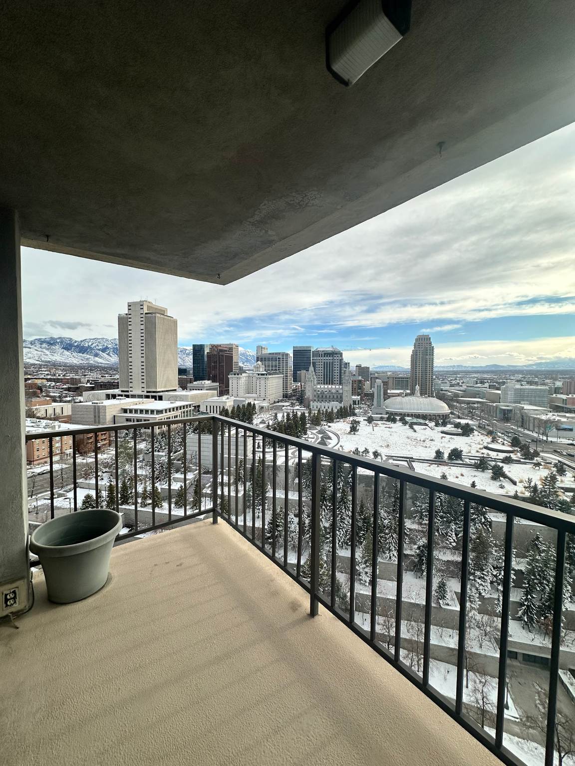241 Vine St - Photo 1