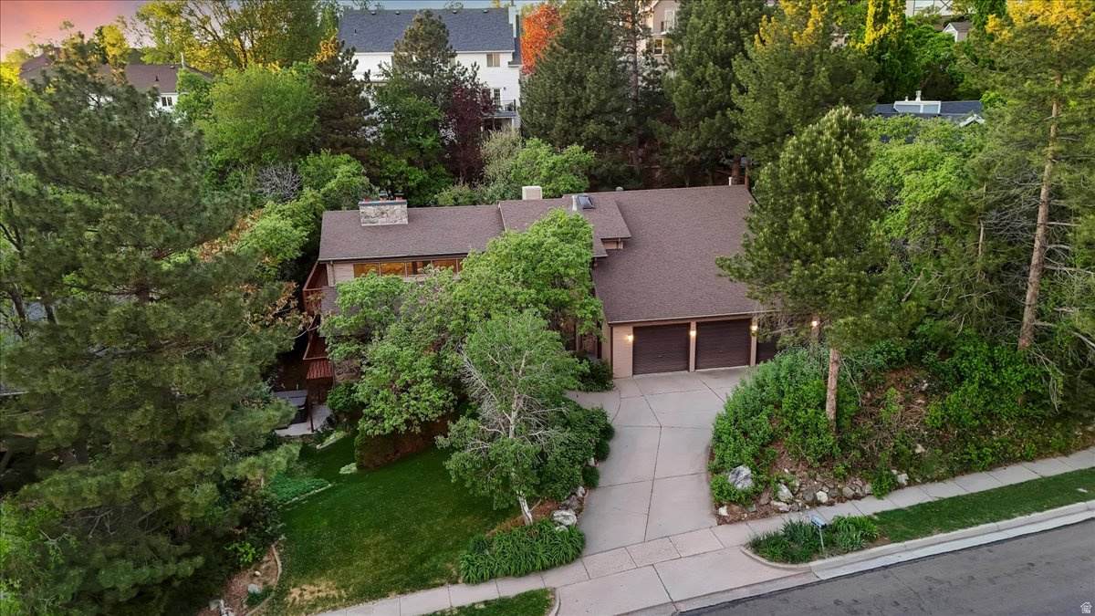 905 Oakridge Dr - Photo 1
