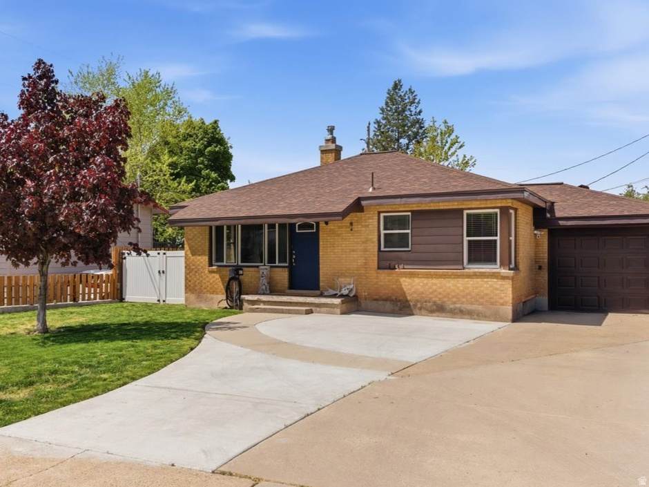 837 Polk Ave - Photo 1