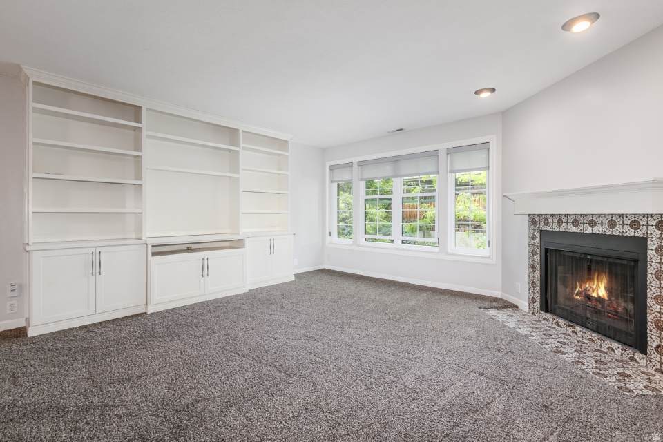 717 5TH Ave - Photo 1