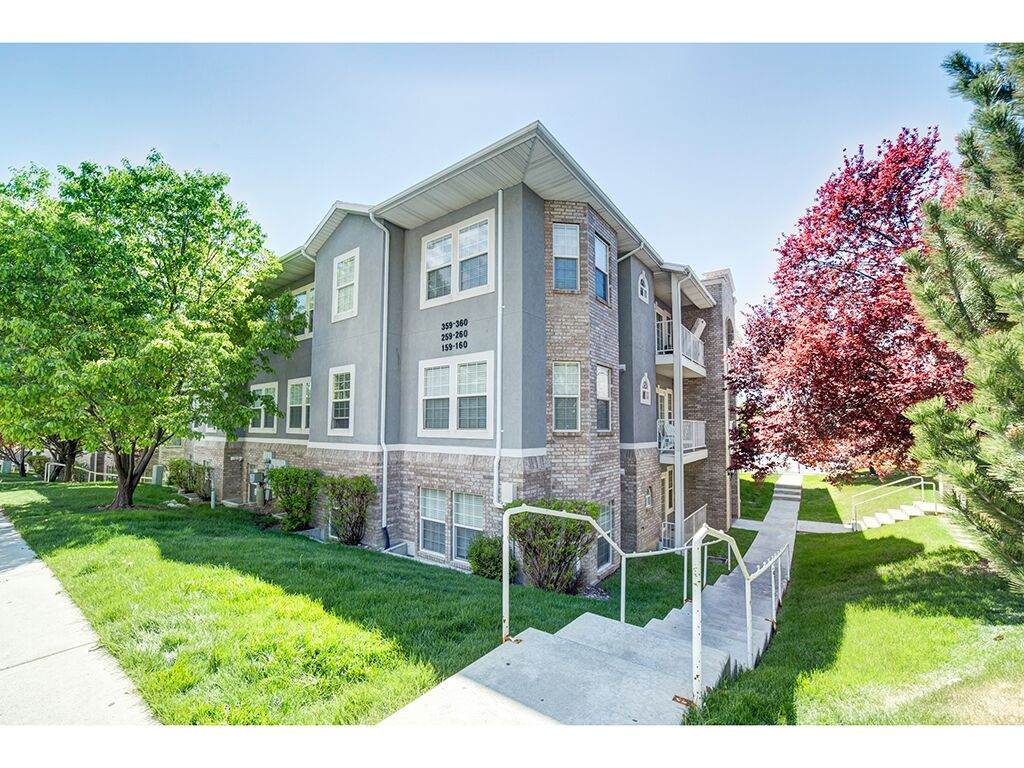 405 Belmont Pl - Photo 1