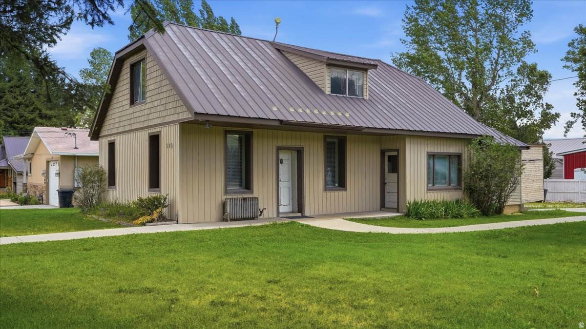 506 Main St - Photo 1
