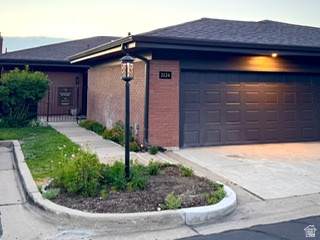 2124 Ridgewood Way - Photo 1