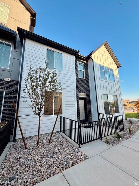 1125 Clifton Dr - Photo 1