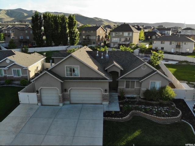1281 Alpine Dr - Photo 1