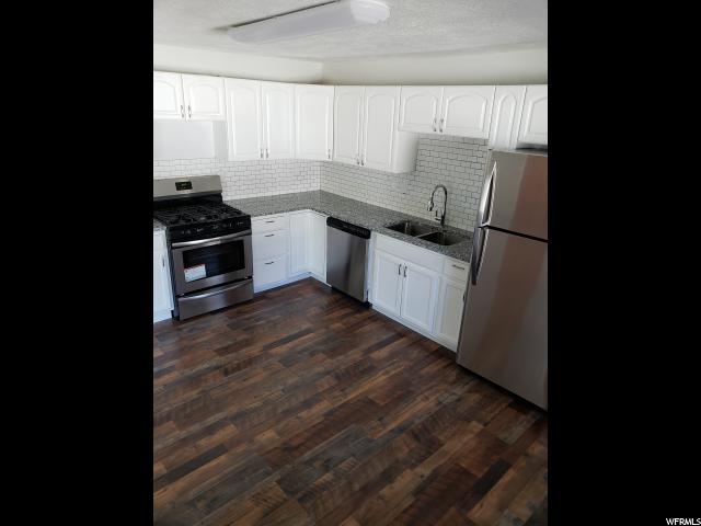 713 15TH St - Photo 1