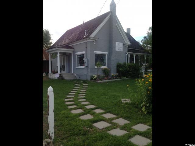 35 Center St - Photo 1