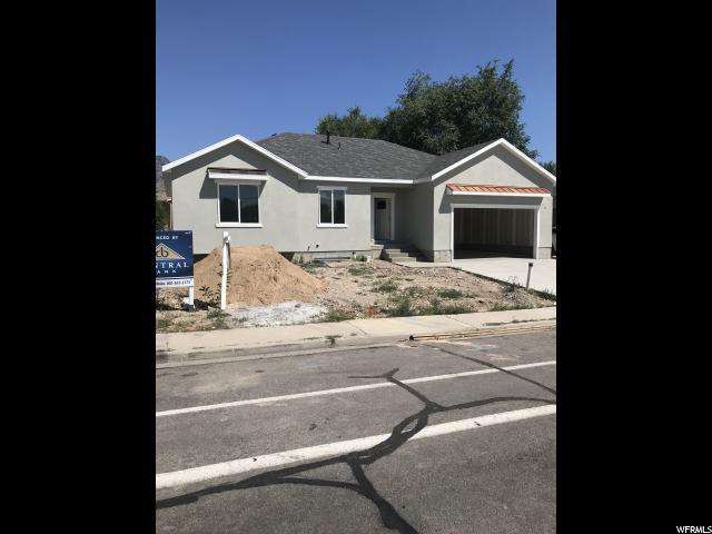 1035 Main St - Photo 1