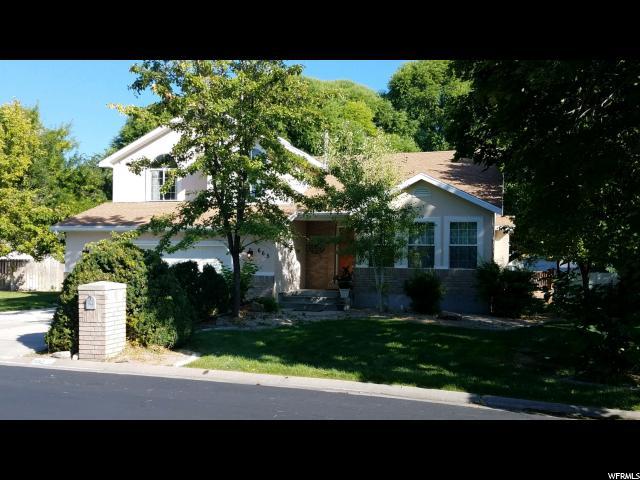665 Country Club Dr - Photo 1