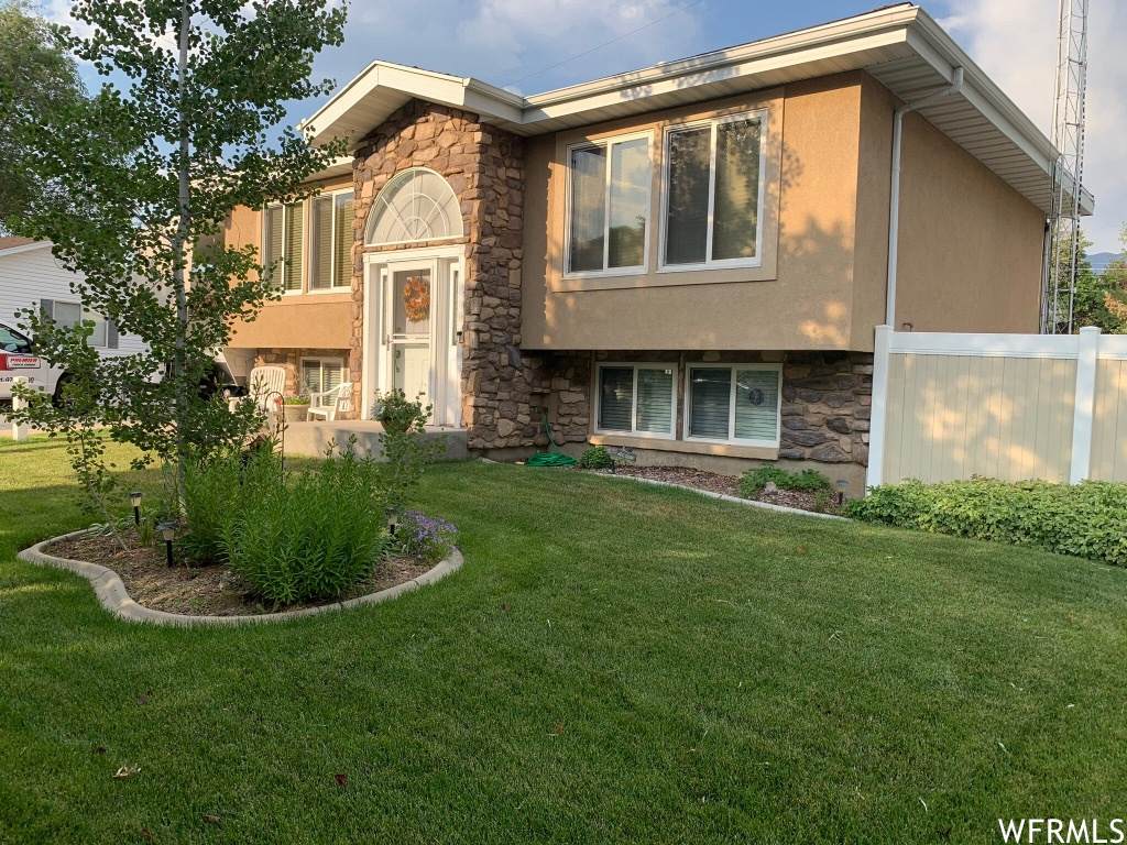 10519 Crocus St - Photo 1
