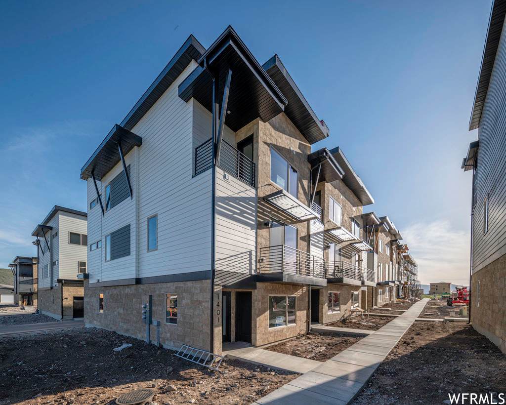 1401 Fire Chalice Way - Photo 1