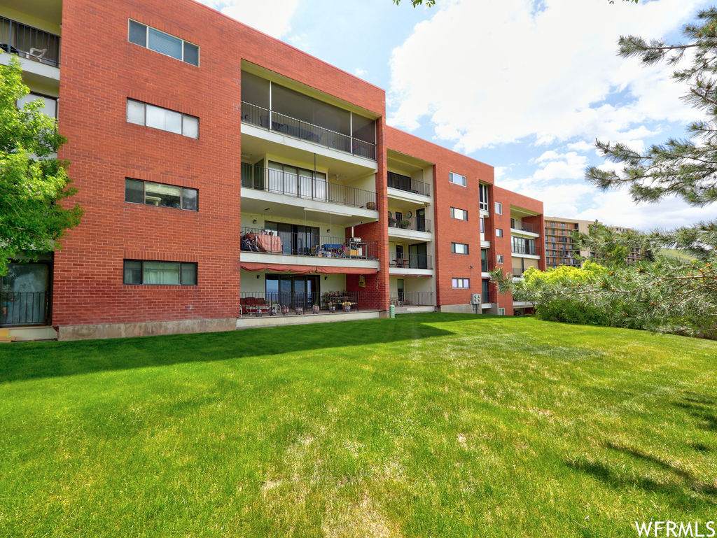 850 Donner Way - Photo 1