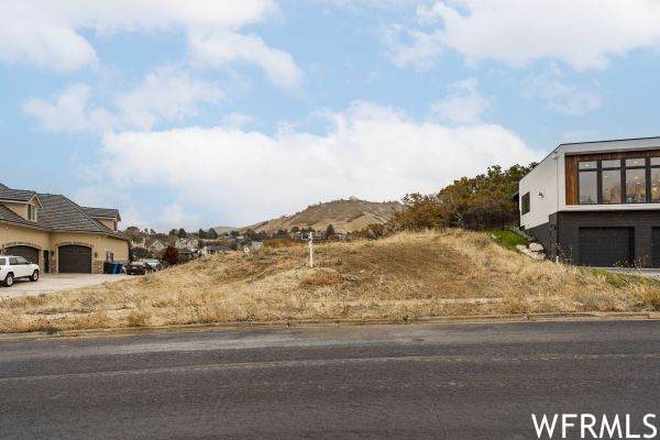 3373 Canyon Estates Dr - Photo 1