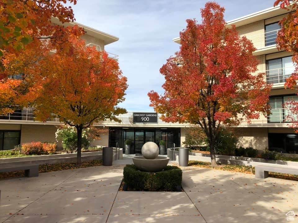 900 Donner Way - Photo 1