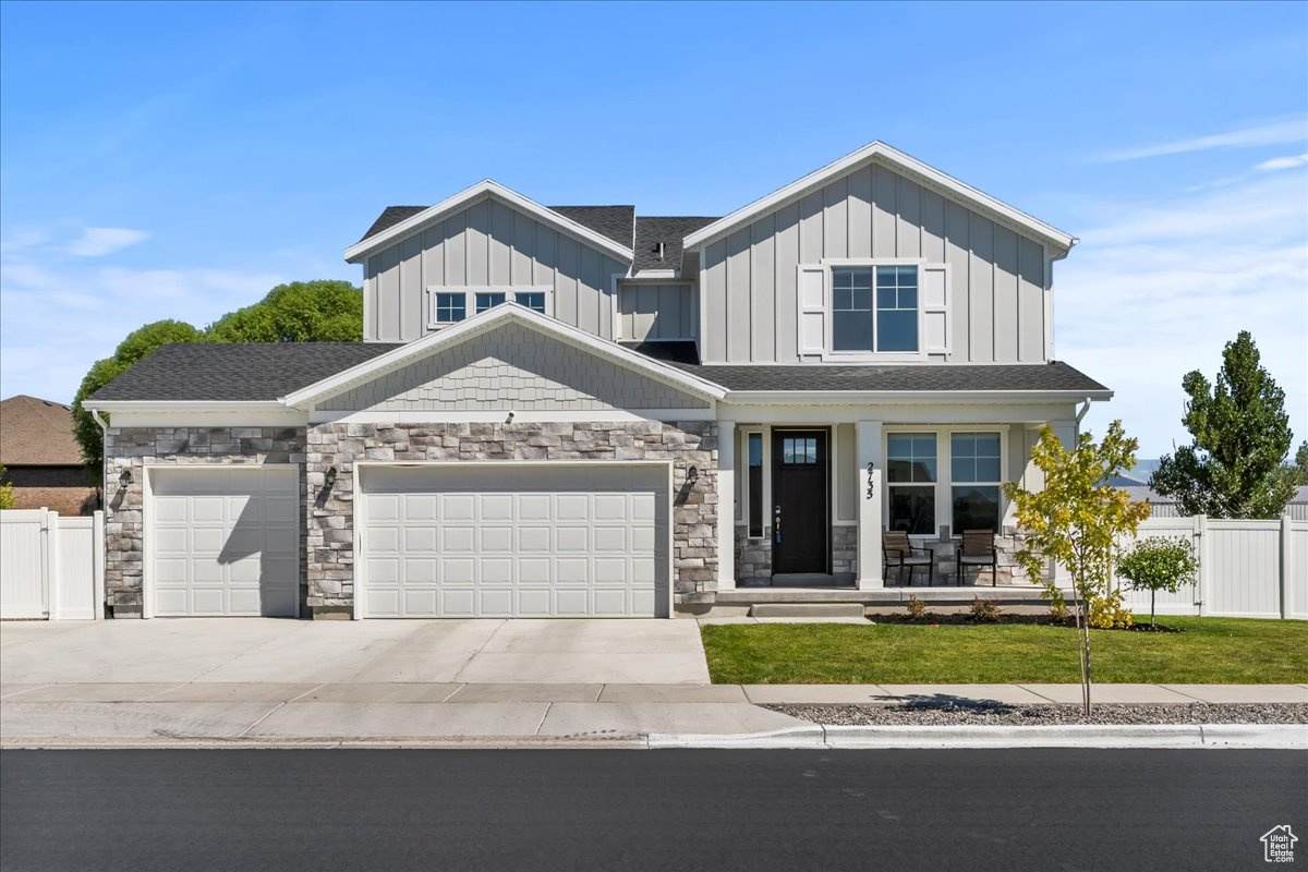 2735 Shoreline Dr - Photo 1