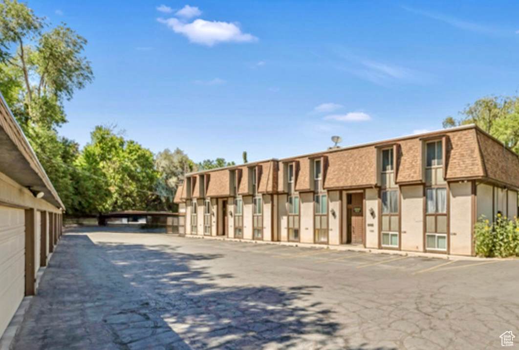 5561 Willow Ln - Photo 1