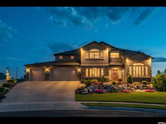 864 Wellington Dr - Photo 1