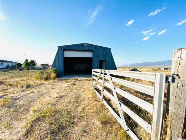 365 Highway 199 - Photo 1