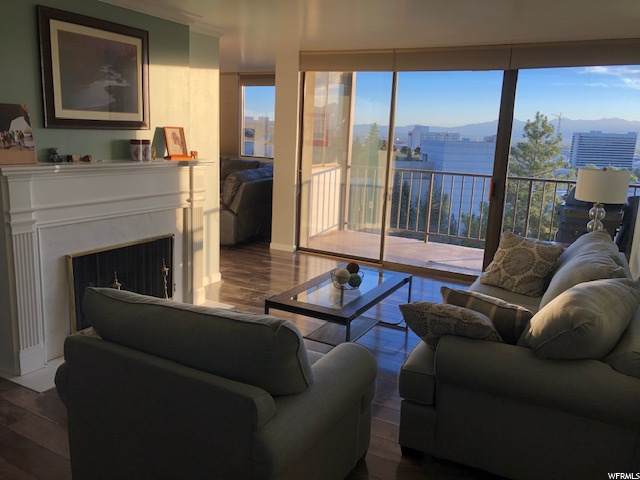 241 Vine St - Photo 1