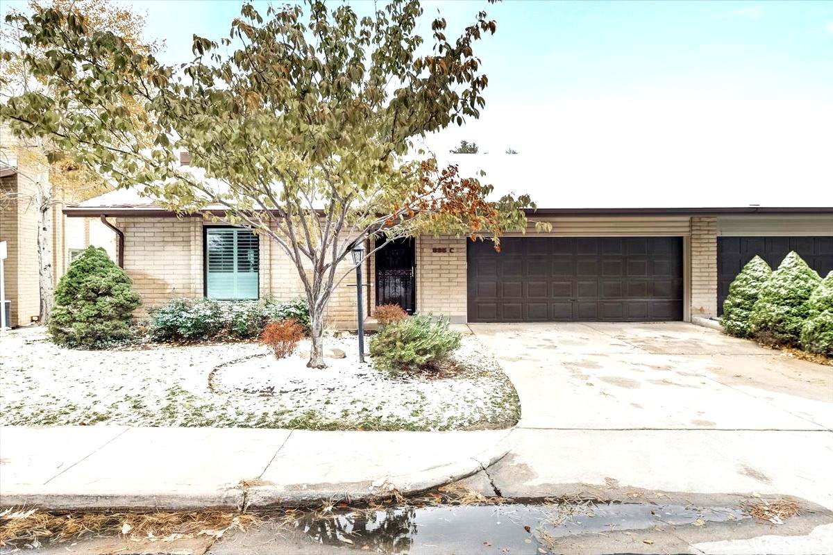 895 Donner Cir - Photo 1