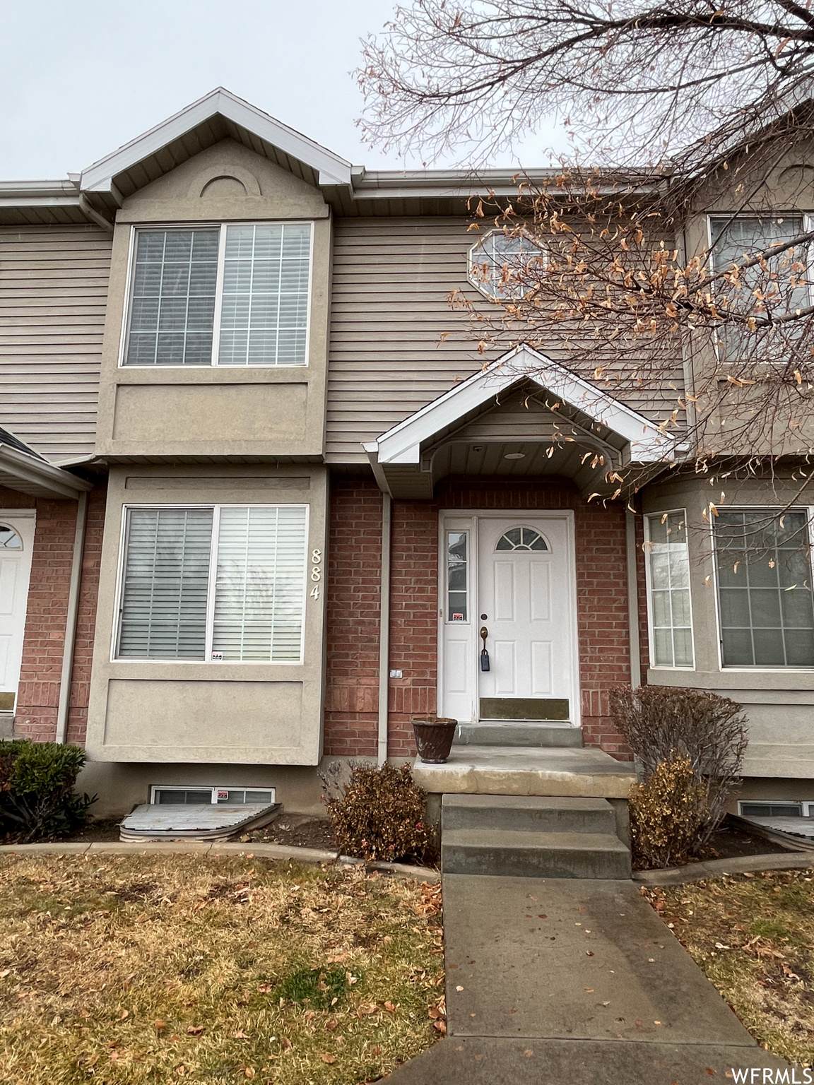 884 Main St - Photo 1