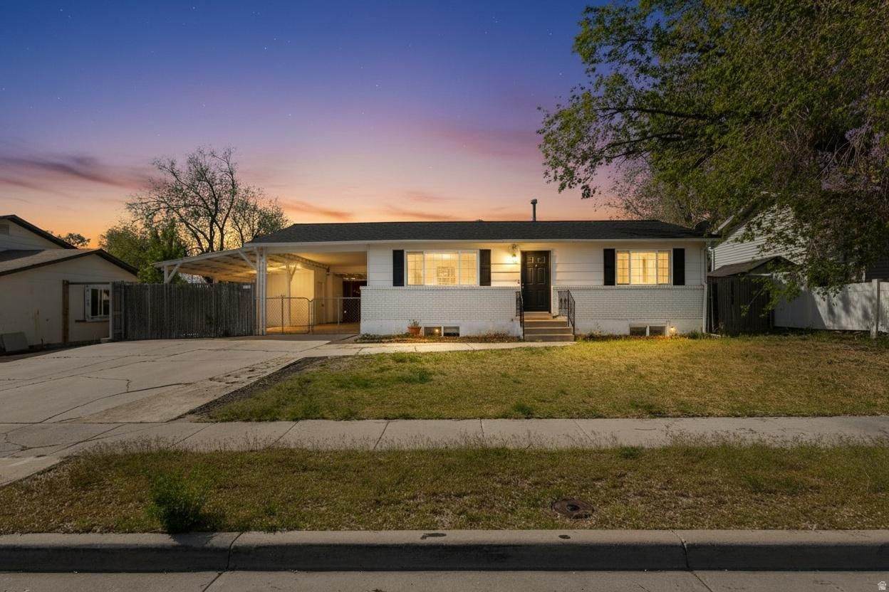 4905 Hellas Dr - Photo 1